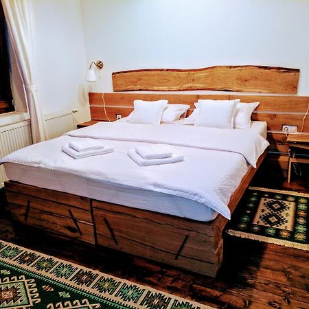 Отель Casa Cu Aburi Совата Номер фото