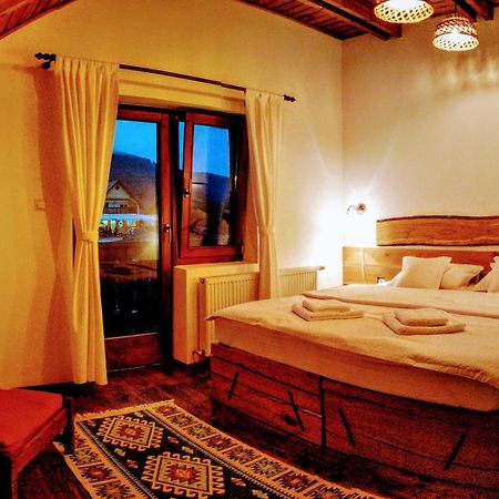 Отель Casa Cu Aburi Совата Экстерьер фото