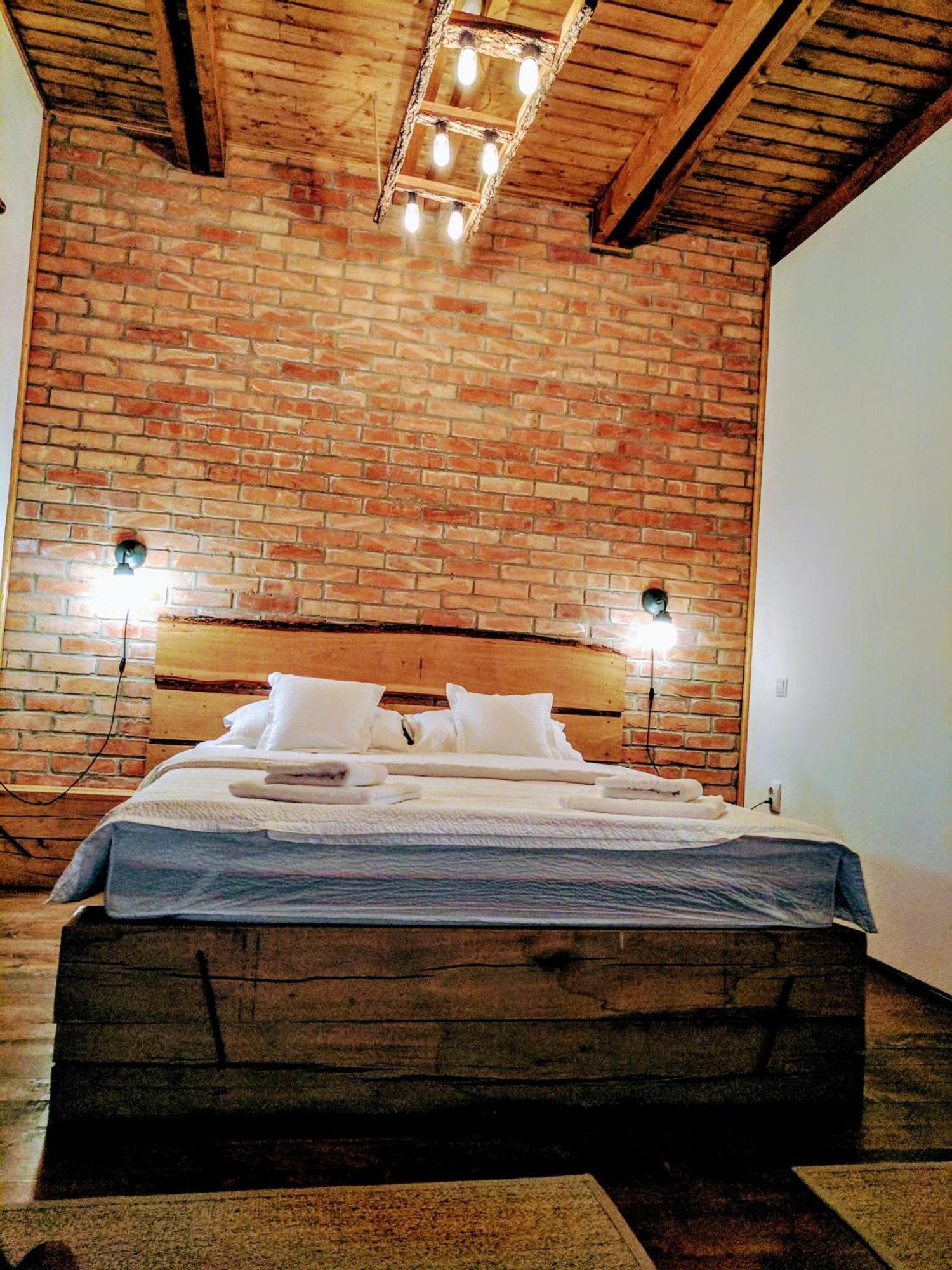 Отель Casa Cu Aburi Совата Номер фото