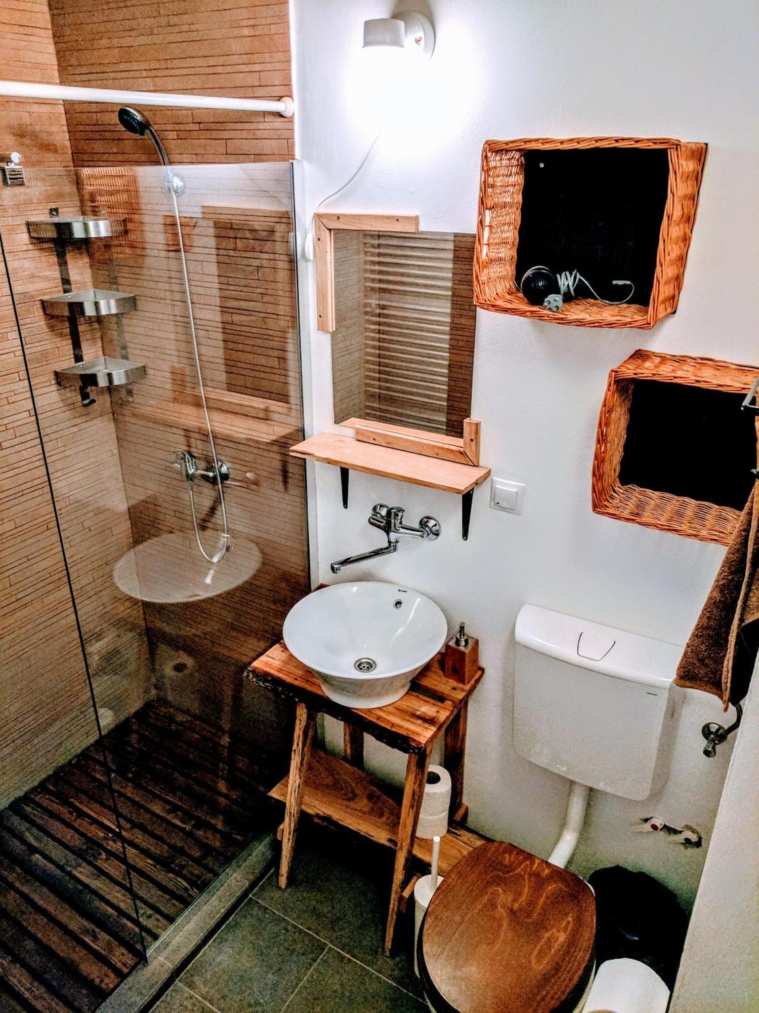 Отель Casa Cu Aburi Совата Номер фото
