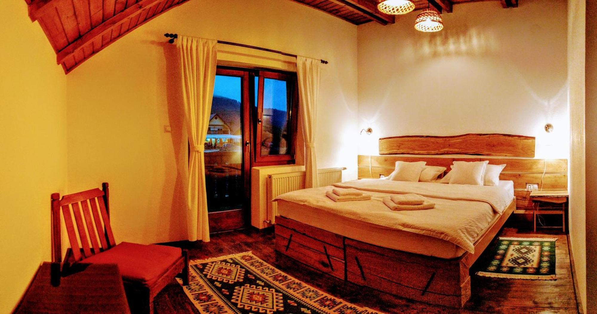 Отель Casa Cu Aburi Совата Экстерьер фото